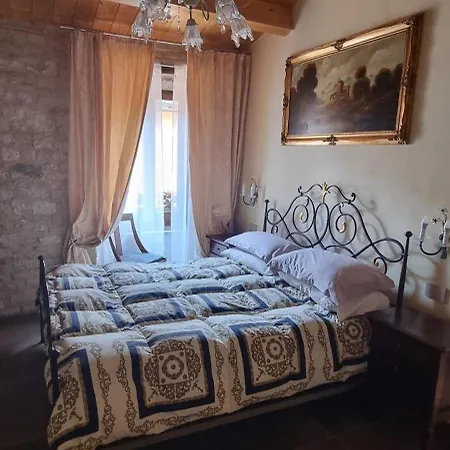 Domus Hispellum Apartment *