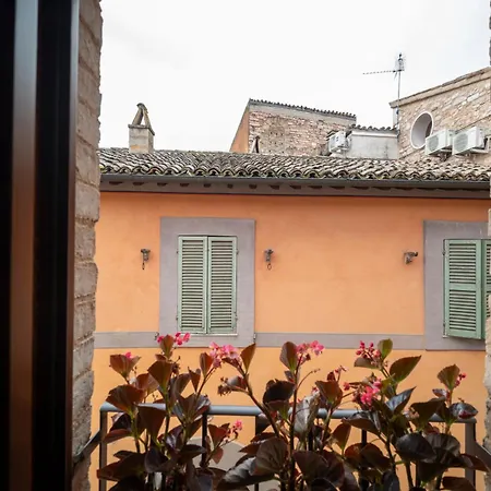 Domus Hispellum * سبيلّو