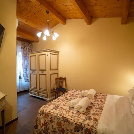 Domus Hispellum سبيلّو